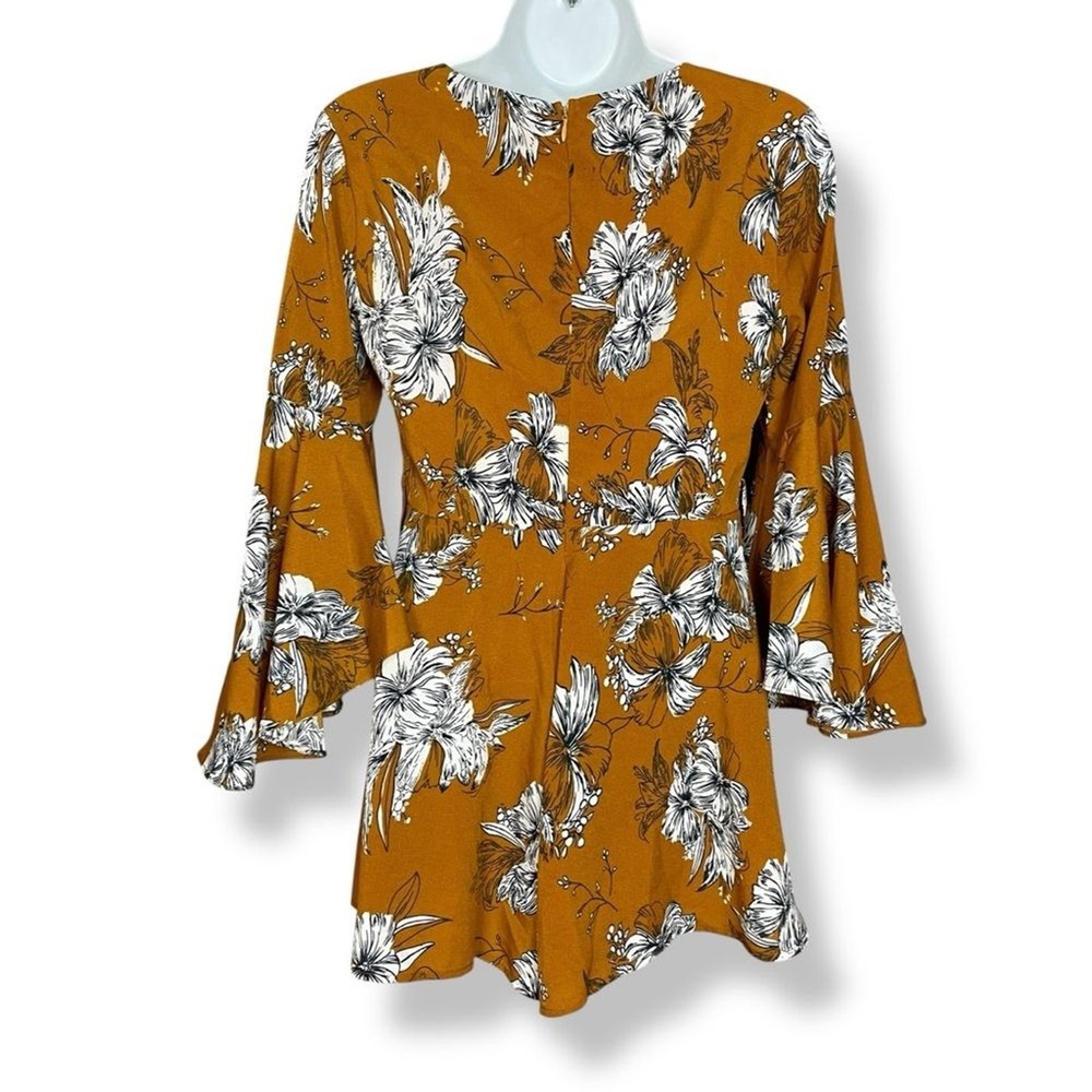 L'Atiste Romper Floral Flutter Bell Sleeve NO BELT Size Small Wrap-Style Mustard - Picture 5 of 16